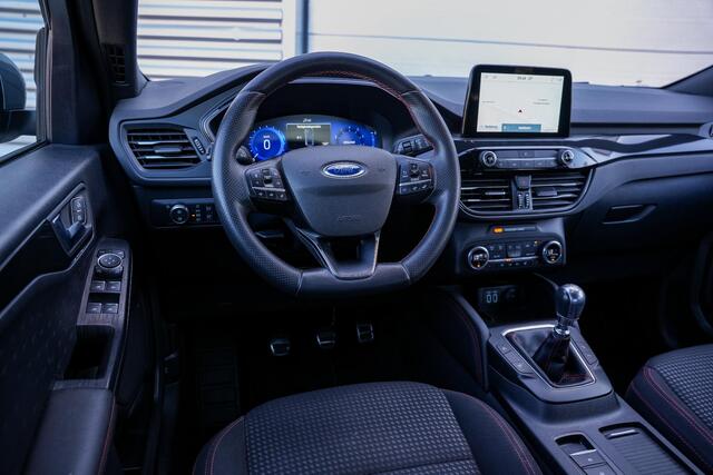 Ford KUGA 1.5 EcoBoost ST line Camera's Airco Stoelverw. Stuurwielbed. Navi
