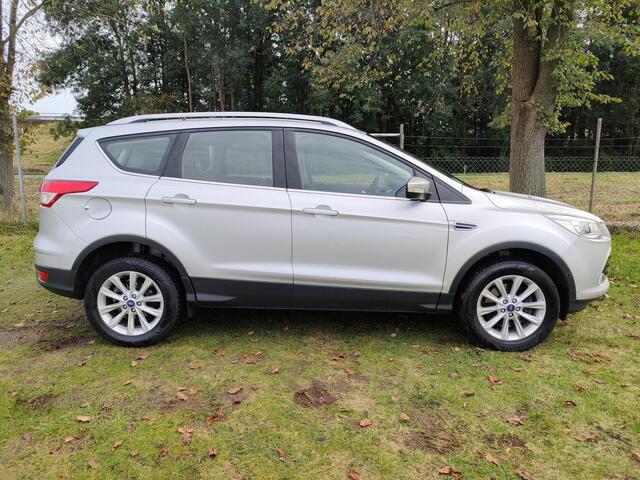 Ford KUGA 1.5 Titanium Styling Pack 4WD AUTOMAAT | CLIMA | CRUISE | TREKHAAK | HALF LEER |