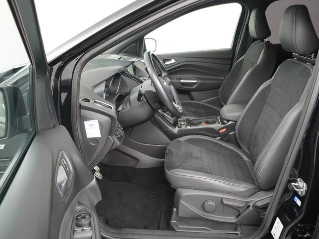 Ford KUGA 1.5 EcoBoost 150 pk ST-Line | Winter Pack | 19" | El. a. klep | Half leer | Apple Carplay