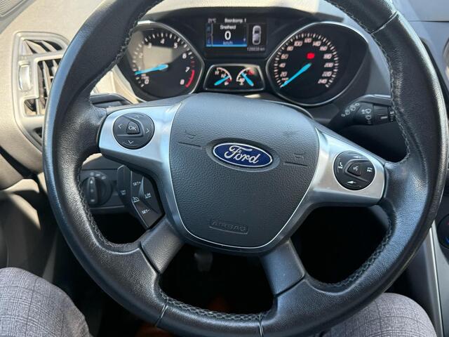 Ford KUGA 1.5 Ecoboost Titanium 120pk Trekhaak | SYNC 2 | Stoelverwarming | Parkeersensoren voor + achter | Climate control | 1.800kg Trekgewicht