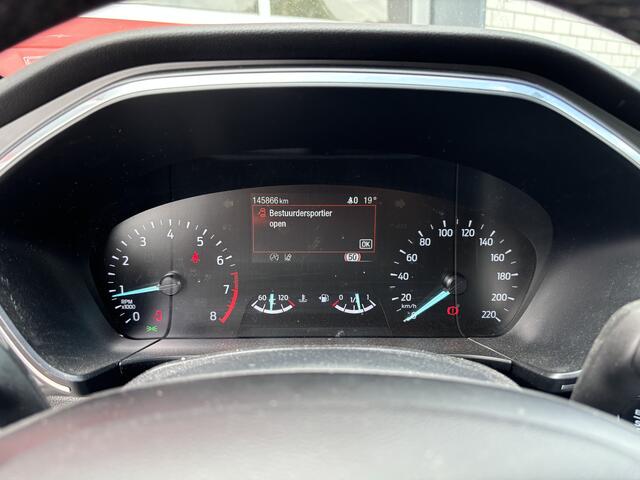 Ford KUGA 1.5 EcoBoost Titanium 1800KG TREKGEW / 360GR CAMERA / KEYLESS / NAVI / CARPLAY / DAB+ / ACC / NL-AUTO