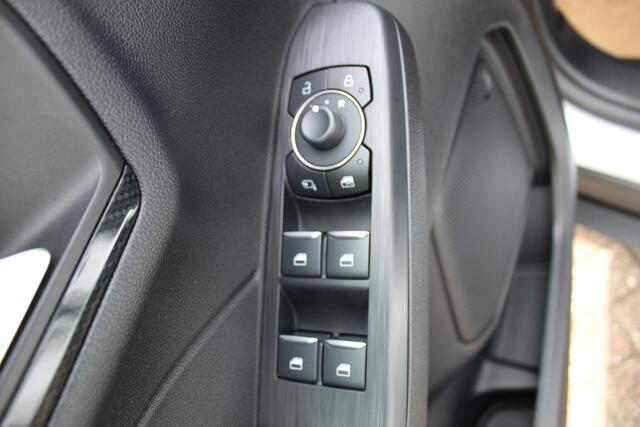 Ford KUGA 2.5 PHEV ST-Line X , In nieuw staat , Hoge Zit en veel comfort Climate control , Navigatie , Camera ,Stoel en voorruit verwarming Parkeersensoren rondom , Elek.bestuurstoel 1500kg trekgewicht