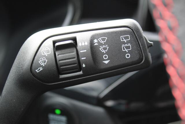 Ford KUGA 2.5 PHEV ST-Line X , In nieuw staat , Hoge Zit en veel comfort Climate control , Navigatie , Camera ,Stoel en voorruit verwarming Parkeersensoren rondom , Elek.bestuurstoel 1500kg trekgewicht