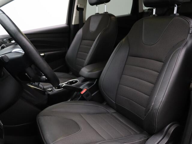 Ford KUGA 150pk Titanium Styling Pack Camera | Cruise | Navi | Parkeersens. v+a | Stoel-/voorruitverw. | Trekhaak