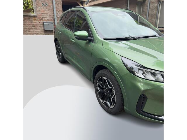 Ford KUGA 2.5 PHEV ST-Line 242pk Wegklapbare Trekhaak | Winterpack | Bursting Green | 19 inch Velgen | 2.100kg Trekgewicht | 1e Eigenaar