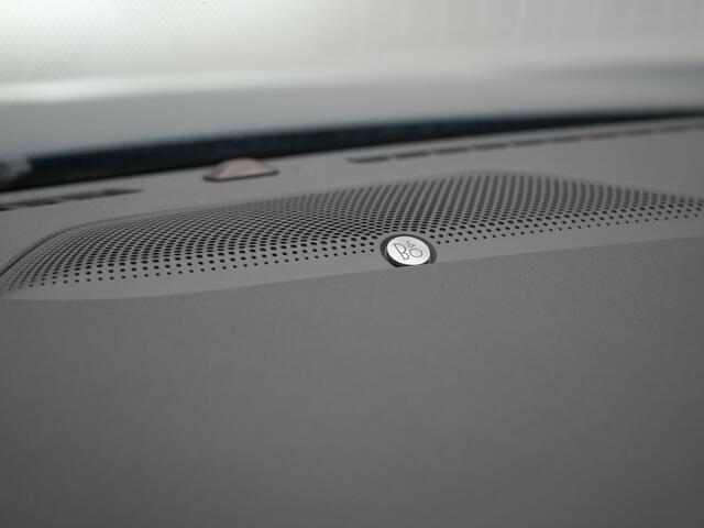 Ford KUGA 1.5 EcoBoost ST-Line X 150pk Dealer O.H 1800kg Trekgewicht | Trekhaak Afneembaar | B & O Soundsystem | Alcantara Sportstoelen Verwarmd | Apple Carplay | Keyless | Stuur Verwarmd | Navigatie | DAB |