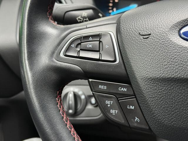 Ford KUGA 1.5 EcoBoost ST Line / Elektrisch wegklapbare Trekhaak / Elektrische Achterklep / Stoel+Stuur Verwarming / Achteruitrij Camera / Voorruit Verwarming /