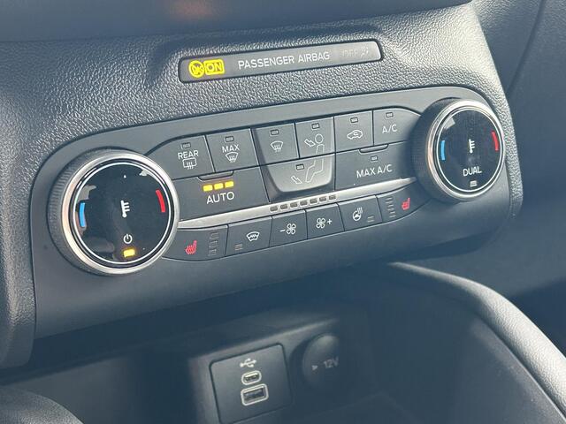 Ford KUGA 2.5 PHEV Graphite Tech Edition / Elektrische achterklep / Trekhaak / Winterpakket / Head-up Display / Elektrisch verstelbare stoelen /