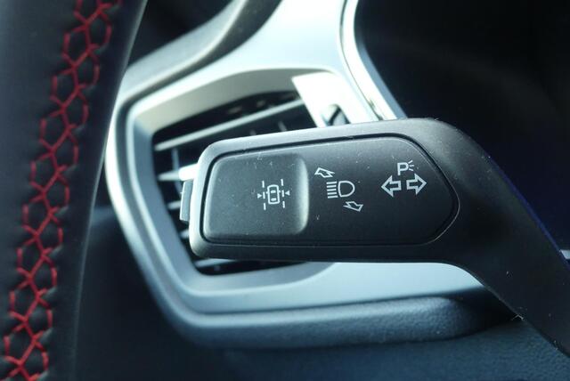 Ford KUGA 1.5 EcoBoost ST-Line CRUISE, CLIMA, WINTER PACK, NAVI, LANE ASSIST, PDC V&A, CAMERA, 8.574KM