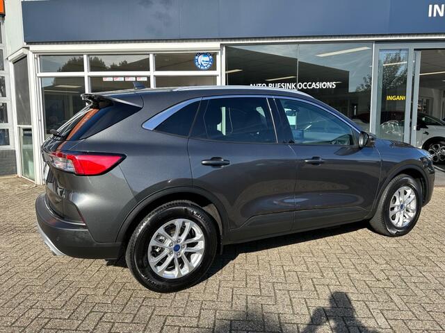 Ford KUGA 2.5 PHEV TITANIUM
