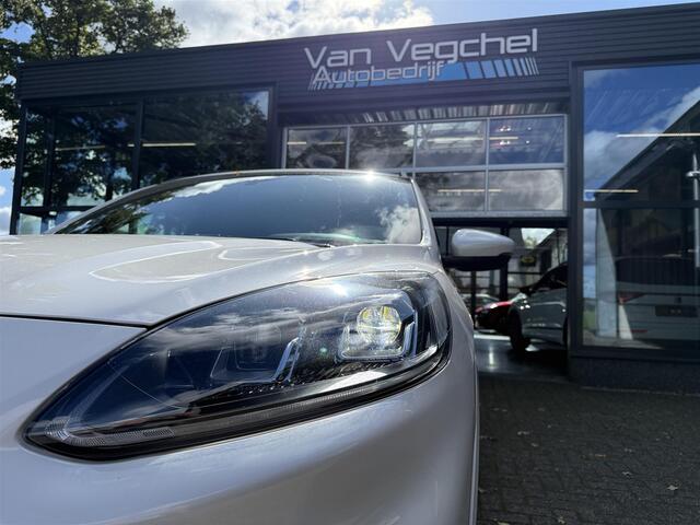 Ford KUGA 1.5 EcoB. ST-Line X 1800 kg trekgewicht.