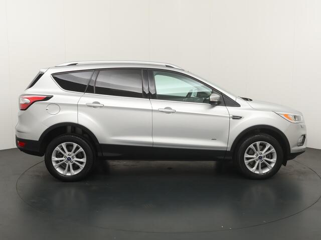 Ford KUGA 1.5 Titanium 4WD 182PK | Winter pack | BLIS | Trekhaak | Cruise | Camera | Navi |
