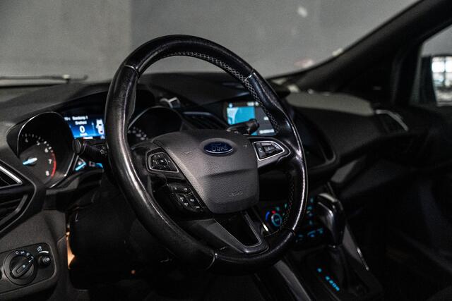 Ford KUGA 1.5 EcoBoost ST Line 4WD | Camera | Trekhaak | Dealer onderhouden