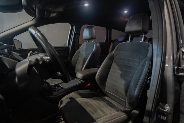 Ford KUGA 1.5 EcoBoost ST Line 4WD | Camera | Trekhaak | Dealer onderhouden