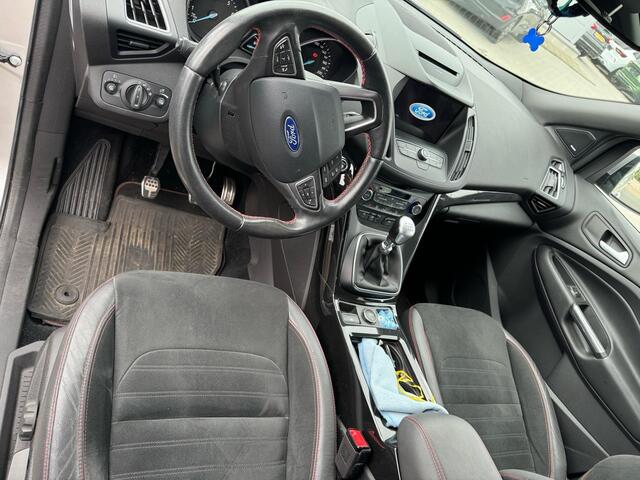 Ford KUGA 1.5 EcoBoost ST Line 150pk | Trekhaak | 2.000kg Trekgewicht | Winterpack