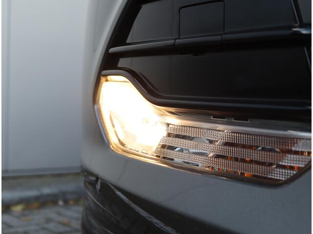 Ford KUGA 1.5 Titanium Styling Pack | Winter Pakket | Camera | Trekhaak