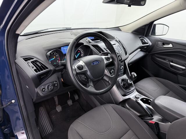 Ford KUGA T 150PK Airco Trekhaak Cruise Control Pdc 17"lmv Elektr+Verwarmde Spiegels EBD Bluetooth Isofix Super Onderhouden Distributie is 5-2025 Vervangen!! 2.000kg trekvermogen!