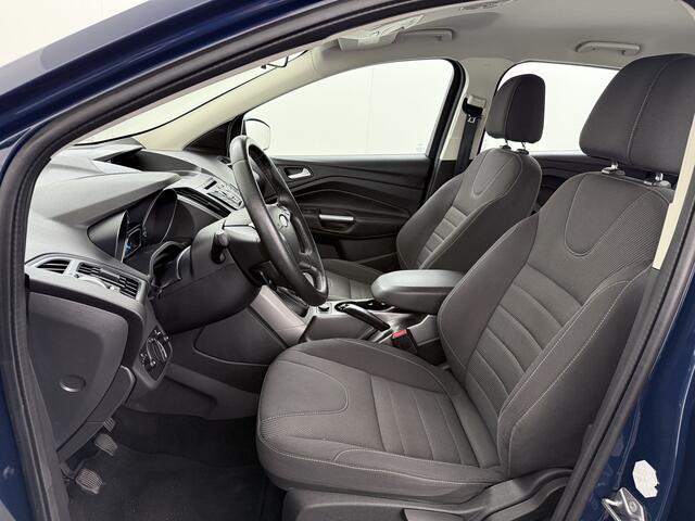 Ford KUGA T 150PK Airco Trekhaak Cruise Control Pdc 17"lmv Elektr+Verwarmde Spiegels EBD Bluetooth Isofix Super Onderhouden Distributie is 5-2025 Vervangen!! 2.000kg trekvermogen!