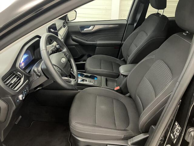 Ford KUGA 2.5 PHEV Titanium / Eerste Eigenaar / Trekhaak 1500 KG / NL Auto / Stoel- en Stuurverwarming / Verwarmde Voorruit / Navigatie / Camera / Dual-Zone Climate Control /