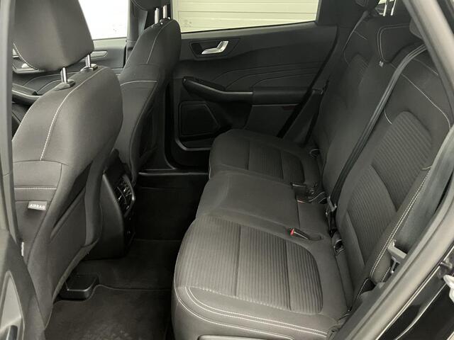 Ford KUGA 2.5 PHEV Titanium / Eerste Eigenaar / Trekhaak 1500 KG / NL Auto / Stoel- en Stuurverwarming / Verwarmde Voorruit / Navigatie / Camera / Dual-Zone Climate Control /