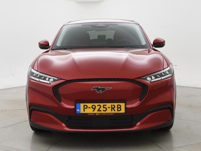 Ford MUSTANG Mach-E 75kWh *25.184 KM* LUCID RED + STUURVERW. / ADAPTIVE CRUISE / CARPLAY