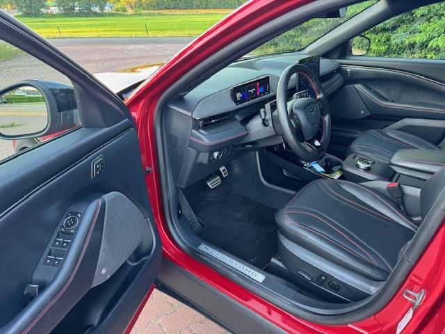 Ford MUSTANG MACH-e EXTENDED AWD 98KWH 337PK PANO/LED LEER/ACARPLAY/FABRIEKSGARANTIE