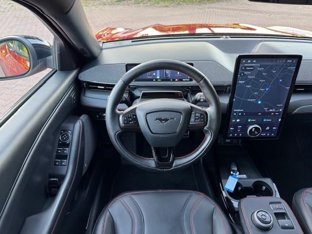 Ford MUSTANG MACH-e EXTENDED AWD 98KWH 337PK PANO/LED LEER/ACARPLAY/FABRIEKSGARANTIE