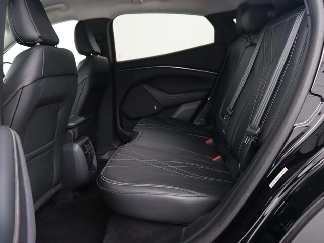 Ford MUSTANG Mach-E RWD 75 kWh | Leder | Stoelverwarming | 360 Camera | Adaptive cruise | B&O Sound | Stuurverwarming | Carplay | Navigatie