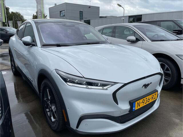 Ford MUSTANG Mach-E Extended RWD 98 kWh | Achteruitrijcamera | Intelligent adaptive cruise control & speed assist | Meer foto's volgen!