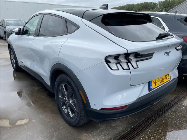 Ford MUSTANG Mach-E Extended RWD 98 kWh | Achteruitrijcamera | Intelligent adaptive cruise control & speed assist | Meer foto's volgen!