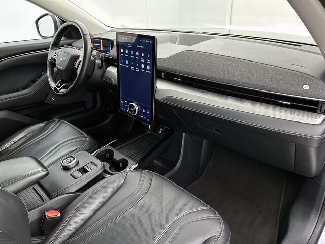 Ford MUSTANG Mach-E RWD 75 kWh | Lederen bekleding | Stoelverwarming | Stuurverwarming | Camera's