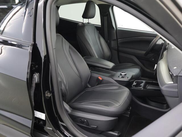 Ford MUSTANG Mach-E Extended RWD 98 kWh Ford Mustang Mach-E 98kWh Extended RWD Achteruitrijcamera | Adaptieve Cruise Control | Cross Traffic Alert | Dodehoekwaarschuwing | Voorruit-, stoel- en stuurverwarming | Keyless Entry | DAB+ | LED koplampen | Apple Carplay | An