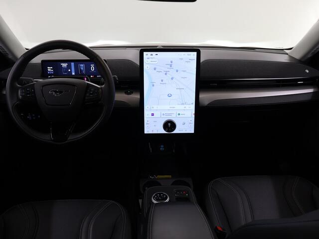 Ford MUSTANG Mach-E RWD 75 kWh | Panoramadak | Stoel/Stuurverwarming | B&O | Elektr. Achterklep | Parkeercamera 360° | Cruise Control Adaptief | Dodehoekdetectie | Navigatie |