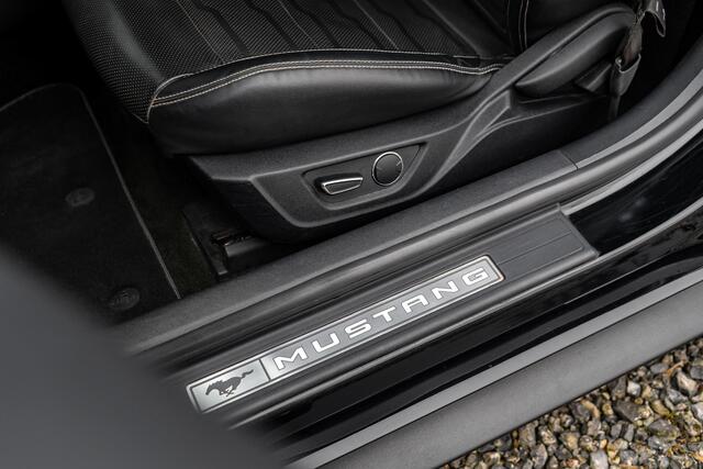 Ford MUSTANG Fastback 2.3 EcoBoost 370pk | Sportuitl | Carbon | Vent & Verw Stoelen