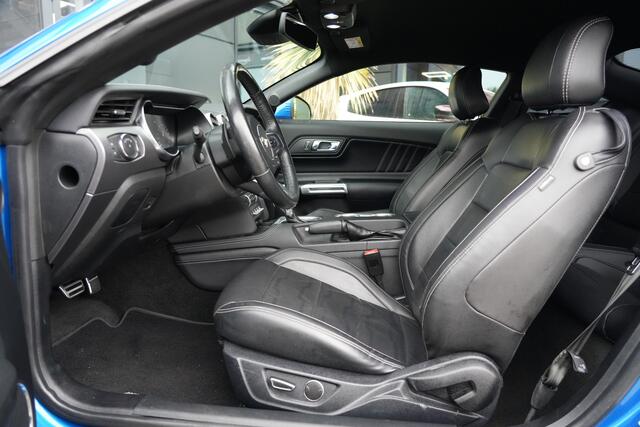 Ford MUSTANG Fastback 5.0 V8 GT 450pk Navigatie/Stoelverwarming/Carbon