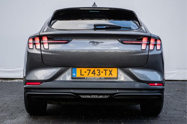 Ford MUSTANG Mach-E RWD 75 kWh Leer/ Stoel-stuurverwarming/ Camera/ Navigatie/ Carplay/ 18" Lmv