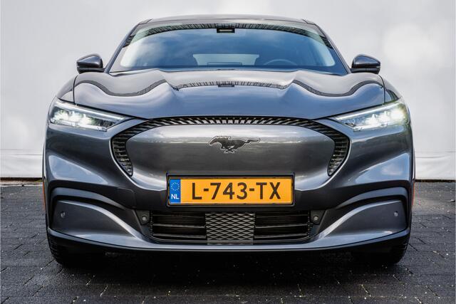 Ford MUSTANG Mach-E RWD 75 kWh Leer/ Stoel-stuurverwarming/ Camera/ Navigatie/ Carplay/ 18" Lmv