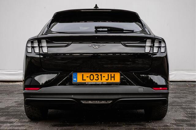 Ford MUSTANG Mach-E RWD 75 kWh Panoramadak/ B&O/ Leer/ 360 Camera/ Stoel-stuurverwarming/ Led