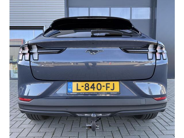 Ford MUSTANG Mach-E RWD 75 kWh ?SOH 93% ?Panoramadak ?Bang & Olufsen ?360º Camera ?Vol Leder ?Elektrische Achterklep ?Adaptieve Cruise ?Lichtmetaal 19" ?Trekhaak