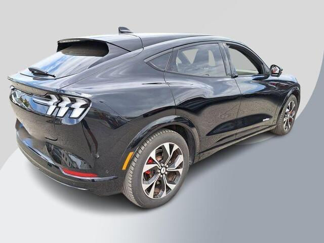 Ford MUSTANG Mach-E Extended Premium AWD 98 kWh 370pk | Panoramadak | Technology Pack + | 1.500kg Trekgewicht