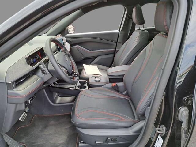 Ford MUSTANG Mach-E Extended Premium AWD 98 kWh 370pk | Panoramadak | Technology Pack + | 1.500kg Trekgewicht