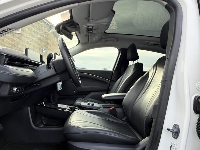 Ford MUSTANG Mach-E RWD 75 kWh Panoramadak, Leer, Trekhaak, 360 camera