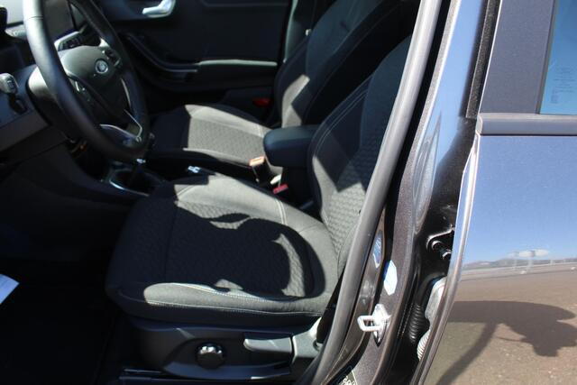 Ford PUMA 1.0-125pk EcoBoost Hybrid Titanium. Garantie t/m 21-05-2027 ! Slechts 14.750km ! Volautm. airco, metallic lak, stoel-, stuur- en voorraamverwarming, navigatie, telefoonvoorbereiding, elektrische achterklep, cruise cntrl, keyless entry / keyless go etc.