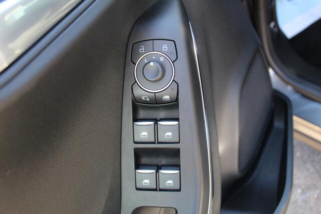 Ford PUMA 1.0-125pk EcoBoost Hybrid Titanium. Garantie t/m 21-05-2027 ! Slechts 14.750km ! Volautm. airco, metallic lak, stoel-, stuur- en voorraamverwarming, navigatie, telefoonvoorbereiding, elektrische achterklep, cruise cntrl, keyless entry / keyless go etc.