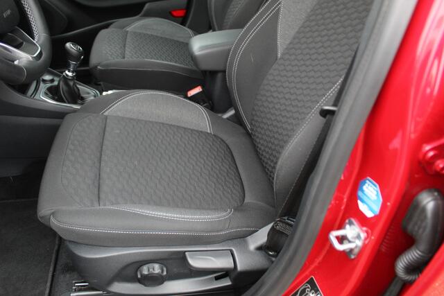 Ford PUMA 1.0-125pk EcoBoost Mild-Hybrid Titanium. Fabrieksgarantie t/m 09-05-2027 ! Volautm. airco, stoel-, stuur- en voorraamverwarming, trekhaak, privacy glass, adaptive cruise cntrl, dodehoek assistent, camera, pdc v+a, rij-assistent pakket, winterpakket, metal