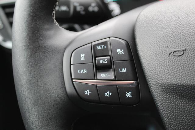 Ford PUMA 1.0-125pk EcoBoost Mild-Hybrid Titanium. Fabrieksgarantie t/m 09-05-2027 ! Volautm. airco, stoel-, stuur- en voorraamverwarming, trekhaak, privacy glass, adaptive cruise cntrl, dodehoek assistent, camera, pdc v+a, rij-assistent pakket, winterpakket, metal