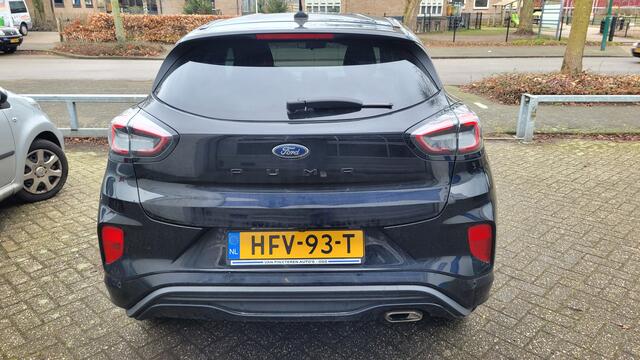 Ford PUMA 1.0 EcoBoost Hybrid Titanium