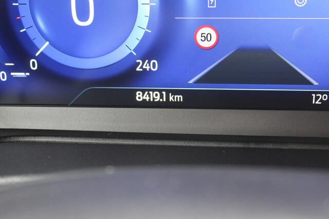 Ford PUMA 1.0-125pk EcoBoost Hybrid ST-Line. April 2024 ! Slechts 8.400km ! Autm. airco, navigatie, telefoonvoorb., camera, pdc v+a, parkeerassistent, LED verl., metallic lak, LM wielen, stoel-, stuur- en voorraamverw., lane- en sideassist, adapt. cruise cntrl etc