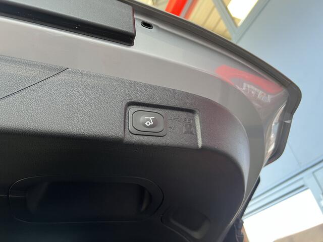 Ford PUMA 1.0 EcoBoost Hybrid ST-Line X Vignale Driver Assistance | Panorama Dak | Elektrische Achterklep | 19" Lichtmetalen velgen