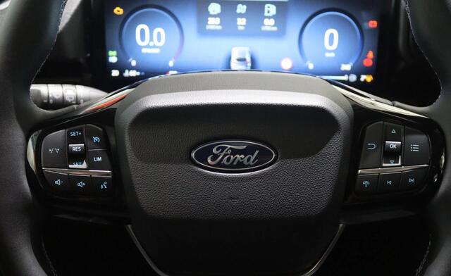 Ford PUMA 1.0 EcoBoost Hybrid Titanium 125pk Nieuw Model! | Fantastic Red | Achteruitrijcamera | Navigatie | Metaal lak | Nieuw te bestellen!